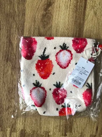 [ 새상품 ] 러브러리 페이러 스트로베리 도트 복조리 아이보리