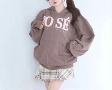 로제 뮤즈 Fur logo zip hoodie