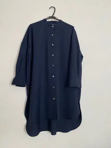 미즈이로 인드 스테디셀러 네이비 밴드 카라 긴팔 셔츠