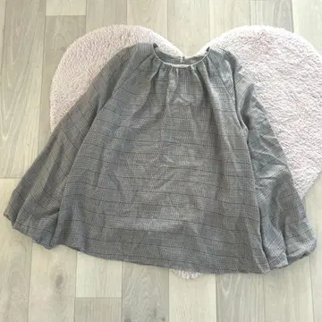 미라 오웬 체크 무늬 볼륨 슬리브 풀오버 깔끔한 캐주얼