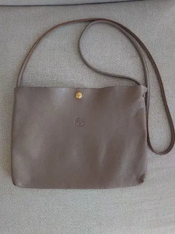 IL BISONTE 일비종떼 크로스 바디백 그레이