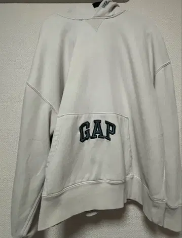 GAP 로고 풀오버 후드티 속기모 화이트