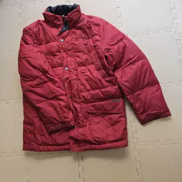 빨간색 크로커다일 다운 자켓 후드 부착