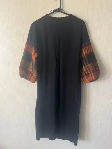 벌룬 슬리브 무릎 기장 원피스