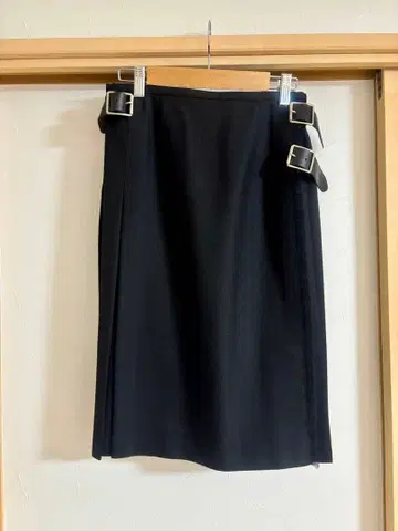 오닐 오브 더블린 무릎 기장 스커트 블랙 GB10