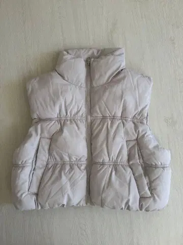 라이트 베이지 퀼팅 다운 베스트