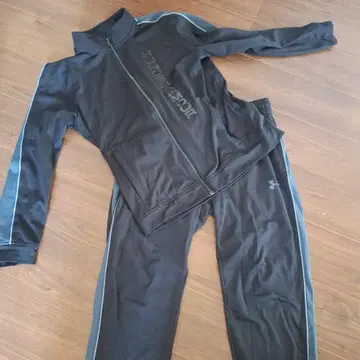 Under Armour 저리 상하의 세트 블랙