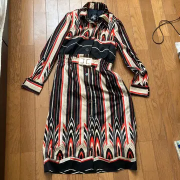 쇼와 레트로! 스트라이프 패턴 미디 기장 원피스