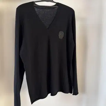 루시앙페라피네 v넥 니트 스웨터