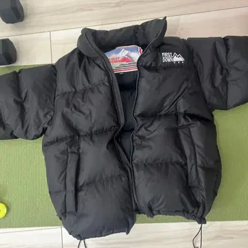 퍼스트 다운 블랙 숏 다운 자켓