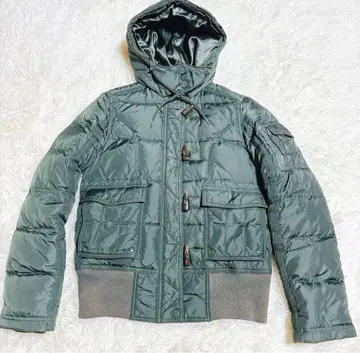 다크 그린 후드 부착 다운 자켓