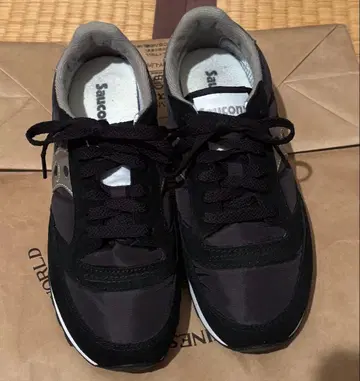 saucony 스니커즈