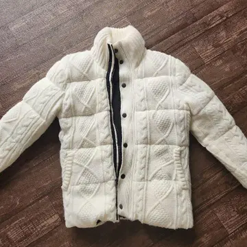 RUBIK 화이트 케이블 니트 가디건