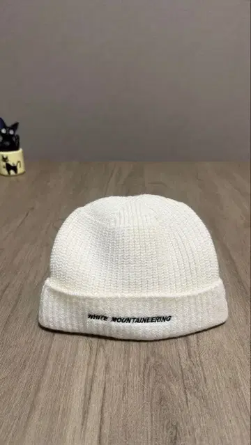 WHITE MOUNTAINEERING 니트 모자