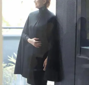 madisonblue 케이프 코트 블랙