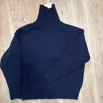 [ 새상품 ] MACPHEE 네이비 터틀넥 스웨터