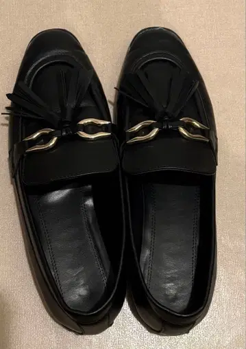 ZARA 블랙 로퍼 37