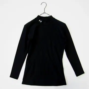 언더아머 여성용 골프 이너 셔츠 M 사이즈