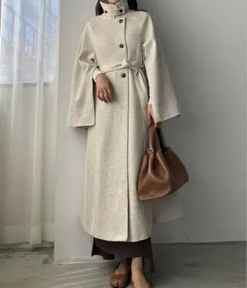 [택 포함 새상품] Louere 2way 슬릿 슬리브 하이넥 플레어 코트