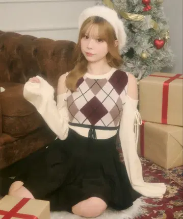 apres jour 어깨 트임 아가일 니트 화이트