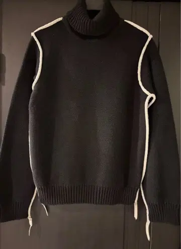 에네스베 파이핑 터틀넥 스웨터 M 사이즈