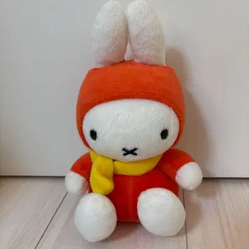 미피 봉제 인형 오렌지 눈 오는 날