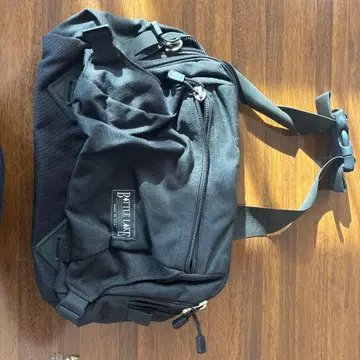 블랙 나일론 바디백