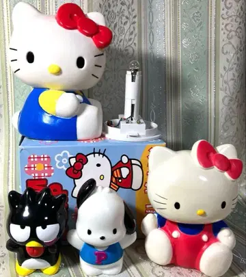 헬로키티 룸 라이트 & 저금통 배드마츠마루 & 포차코 저금통