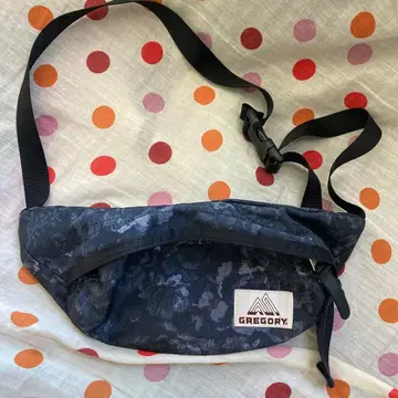 GREGORY 바디백 그레이 꽃무늬