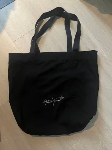 블랙 로고 토트백