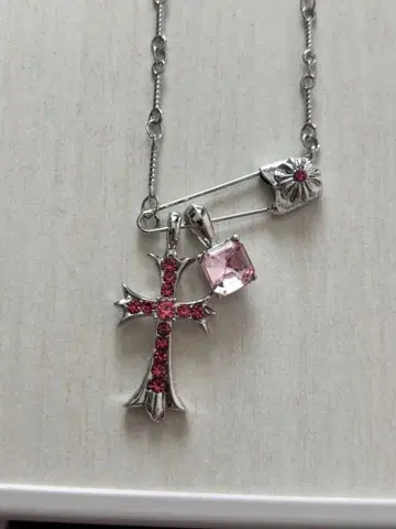 핑크 스톤 크로스 펜던트 목걸이