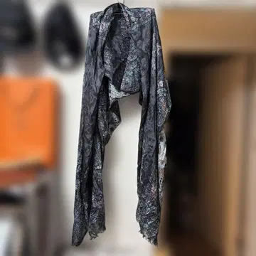 share spirit 셰어 스피릿 올 패턴 초 대형 실크 스톨