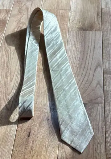 컬렉션 골드 스트라이프 실크 넥타이