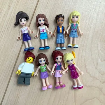 LEGO 미니 피규어 8개