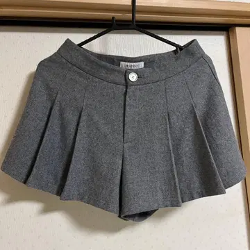 EGOIST 그레이 플리츠 숏팬츠