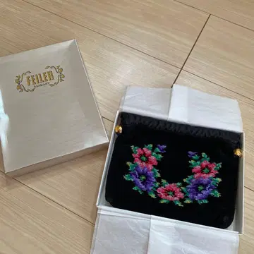 외부 박스 [ 미사용 새상품 ] FEILER 꽃무늬 자수 파우치 블랙