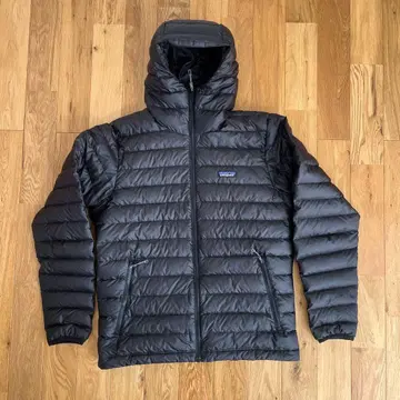 파타고니아 다운 스웨터 후디 블랙