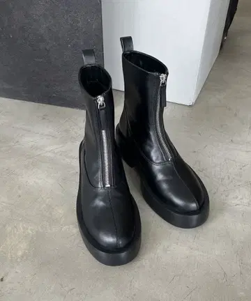 CAPRICIEUX LE'MAGE 프론트 지퍼 숏부츠