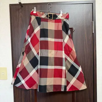 BLUE LABEL 체크 무늬 플레어 스커트 벨트 포함