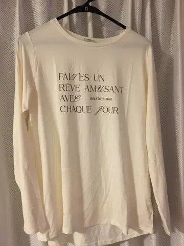 Gelato pique 이번 시즌 신상 페미닌 레이온 로고 롱 T