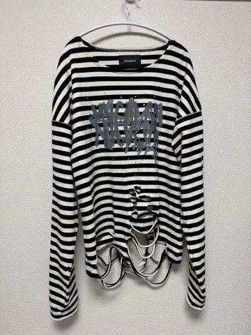 k*u님 [GRANCY] 올 패턴 큐빅 그래픽 롱T Size S