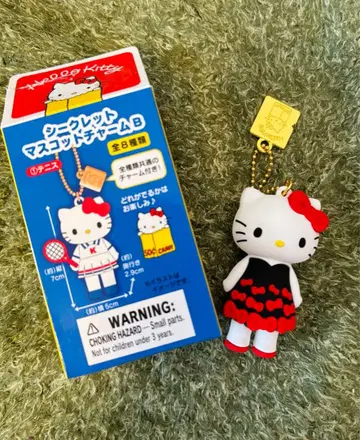 미사용 새상품 헬로키티전 시크릿 마스코트 참 드레스 산리오