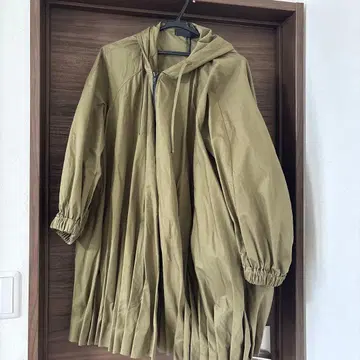 MICALLE 후드 부착 카키 자켓