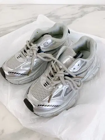 실버 메쉬 스포츠 슈즈 사이즈 23cm 여성용 BGCDEFI