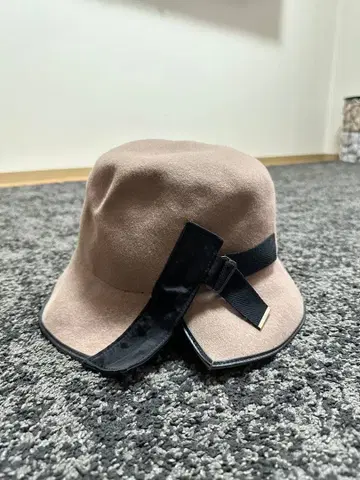 ca4la 베이지 울 펠트햇 리본 포함