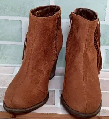 브라운 스웨이드 프린지 부츠