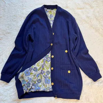 새상품급 페라가모 니트 가디건 실크 100% 골드 버튼 꽃무늬 S