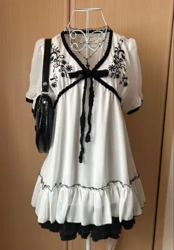 Foggia 미니 원피스 화이트/블랙 셋업 3종