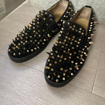 스터드 장식 블랙 스웨이드 신발