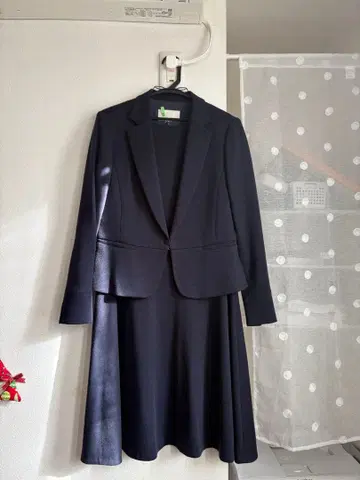 자유구 네이비 자켓과 플레어 드레스 세트 L